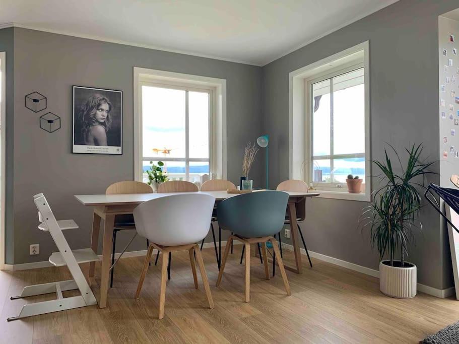 Familiebolig Med Nydelig Utsikt Apartment